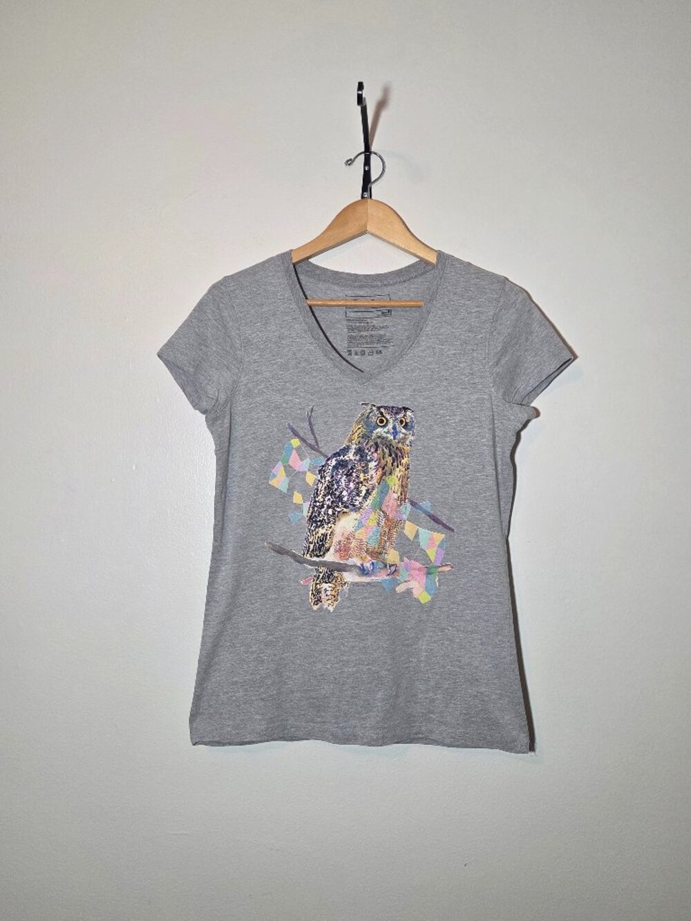 Eddie Bauer Pastel Owl V Neck Grey Tee